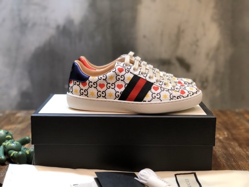 Gucci Ace embroidered sneaker 60