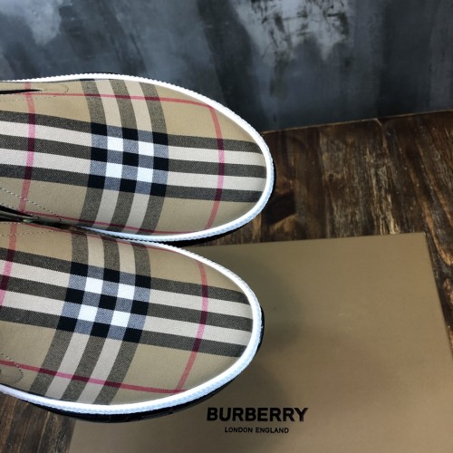 Burberry Arthur Vintage Sneaker 25