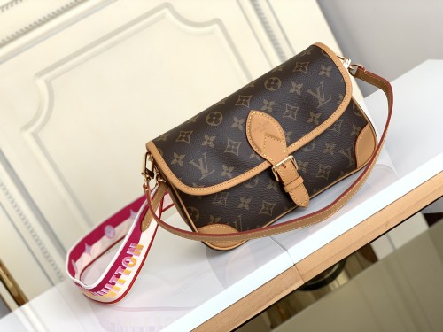 Handbag Louis Vuitton M45985 size 25.0 × 9.0 × 15.0 CM
