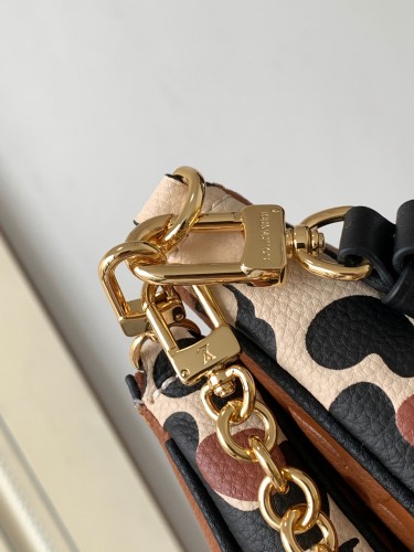 Handbag Louis Vuitton 45839 size 23.5×13×4.5 cm