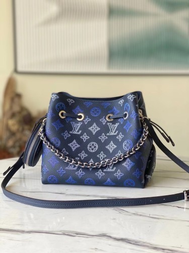 Handbag Louis Vuitton M59552 size 19 x 22 x 14 cm