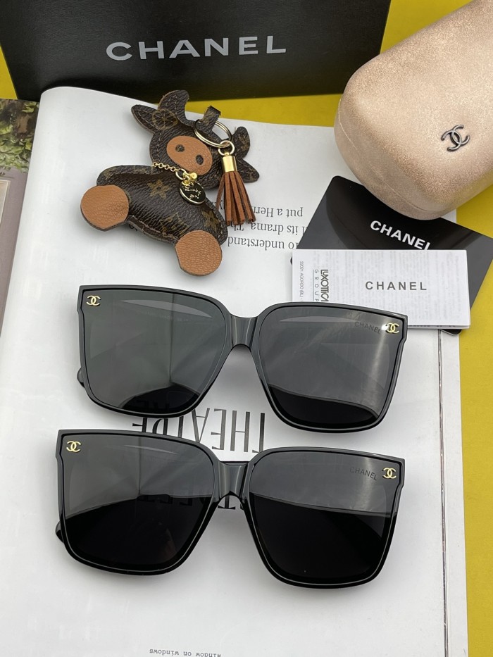 Sunglasses Chanel: CH2086