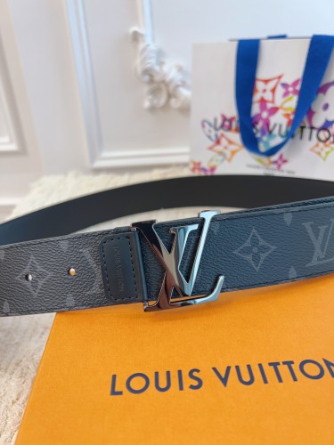 Louis Vuitton Belt 18 (width 4cm)