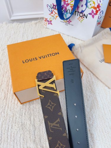 Louis Vuitton Belt 22 (width 4cm)