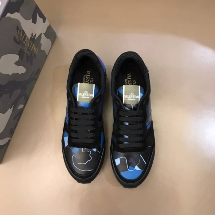 Valentino Garavani Camouflage Rockrunner Sneaker in fabric and nappa leather BLUE