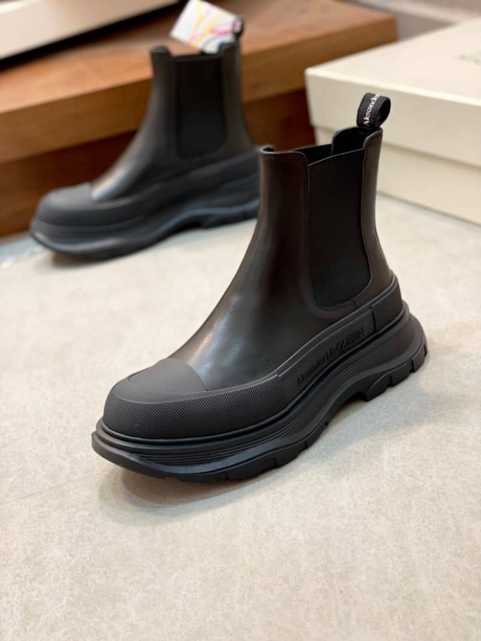 Alexander McQueen Tread Slick Chelsea Boot Leather Triple Black
