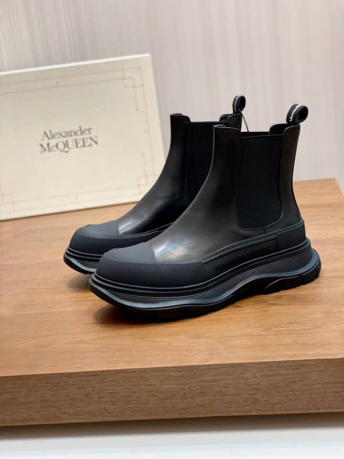 Alexander McQueen Tread Slick Chelsea Boot Leather Triple Black