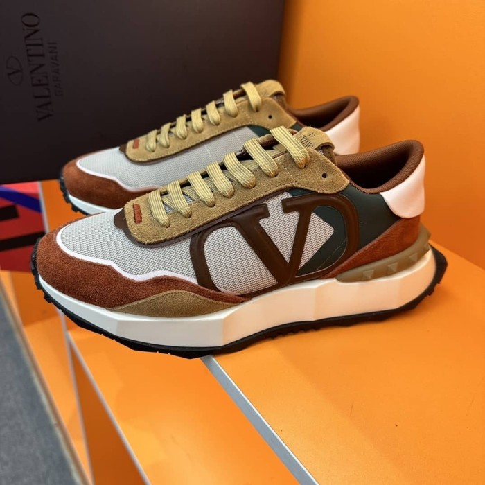 Valentino Garavani Vlogo Pace low-top sneaker in split leather, fabric and calfskin