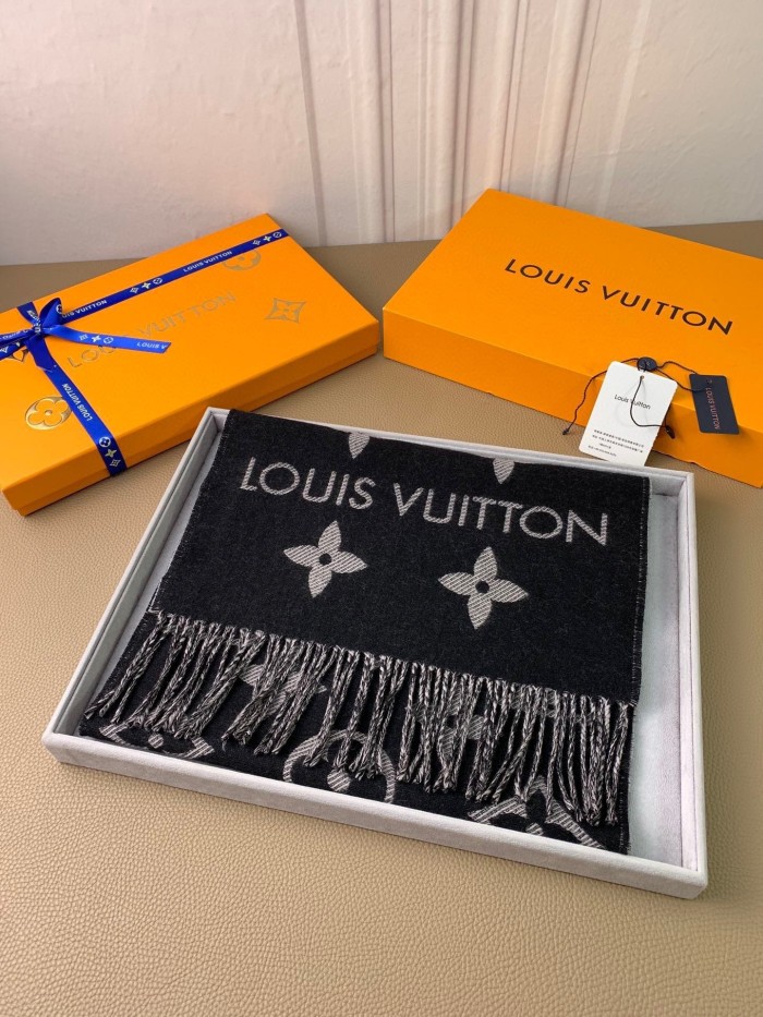 Hat & Scarf Louis Vuitton 5