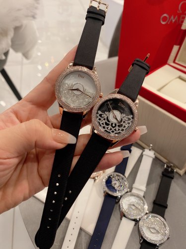 Watches Dior 323388 size:34 mm