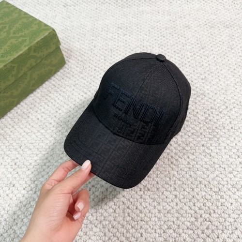 Streetwear Hat Fendi 329353