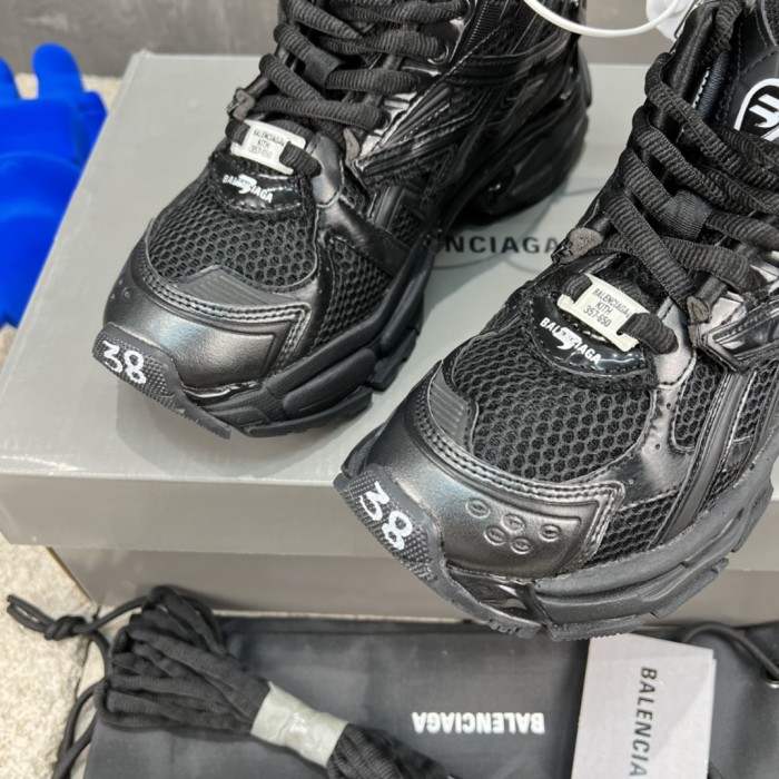 Balenciaga Runner sneakers black