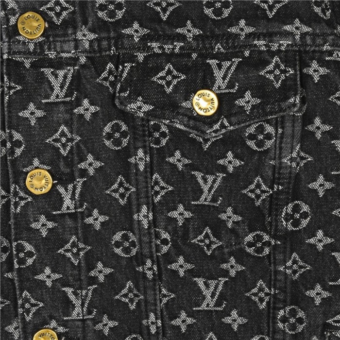 Clothes Louis Vuitton 1327