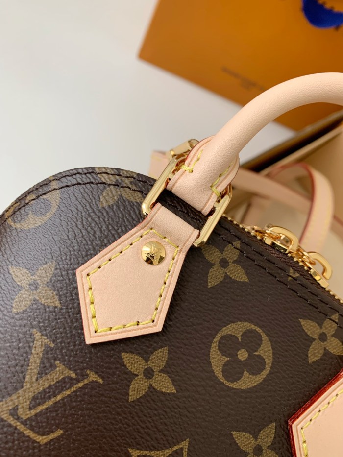 Handbag Louis Vuitton M82717 size 18*12*8cm