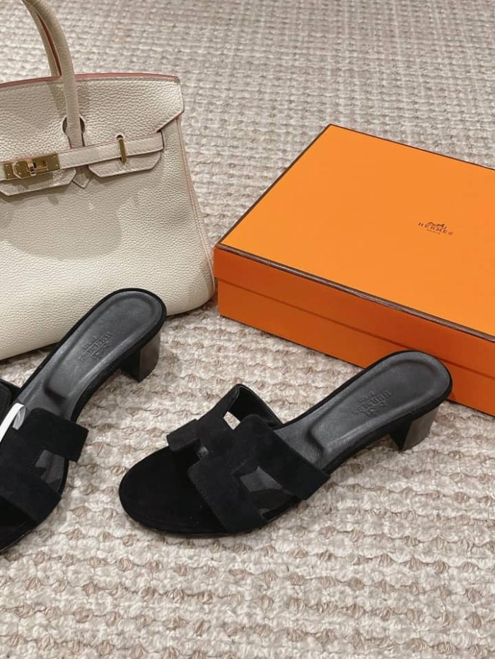 Hermès Oasis sandal Black leather sole