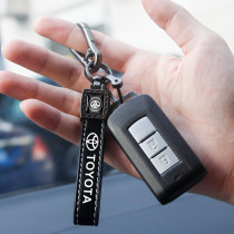 1pc Car Keychain 3D Metal Leather Keyring Fashion logo Key Chain Car Stlying for Toyota Prius Avensis Rav4 Auris Yaris Verso Lan