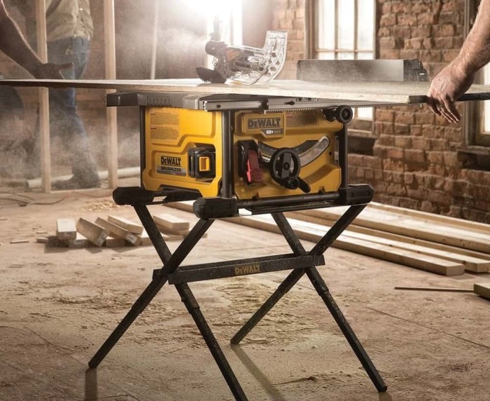 【clearance now】DEWALT 10-Inch Table Saw, 32-1/2-Inch Rip Capacity (DWE7491RS)