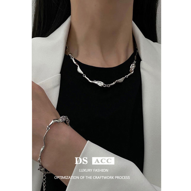 Necklace Women Irregular Bone Cool Wind Simple Fashion Niche Design Versatile Clavicle Chain