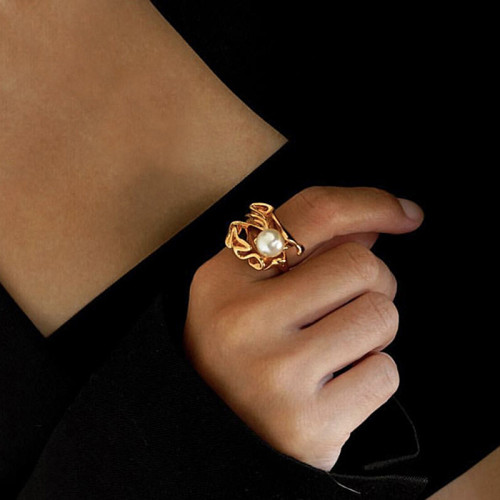 Pearl Ring Women Retro Petal Index Finger Ring Minimalist Cool Wind Fold Ring