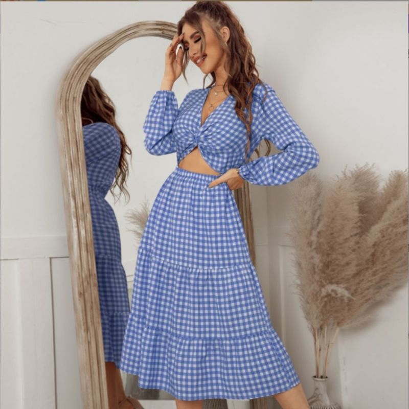 2022 Spring Sweet Temperament Stitching Plaid Dress Sexy V-neck Long Sleeve Big Swing Dress