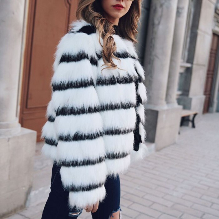 2021 Fashion Black White Striped Faux Fur Coat Autumn Winter Long Sleeved Jacket Women's O-Neck Warm Coats Plus Size Ladies Coat