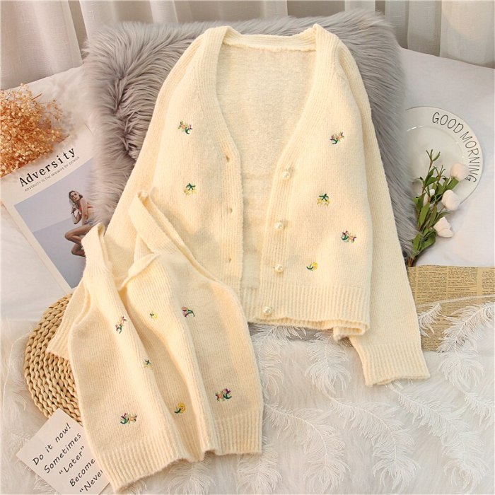 NEW Women's Two-piece Floral Embroidered Knitted Cardigan Sweater Vintage V-neck Long Sleeve Women Outerwear Chic Tops