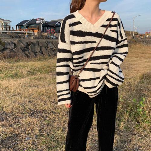 Woman Sweaters Casual Plus Size Striped V-Neck Long-Sleeved Knitted Sweater Pullover Fall Winter Fashion Simple Vintage Clothing