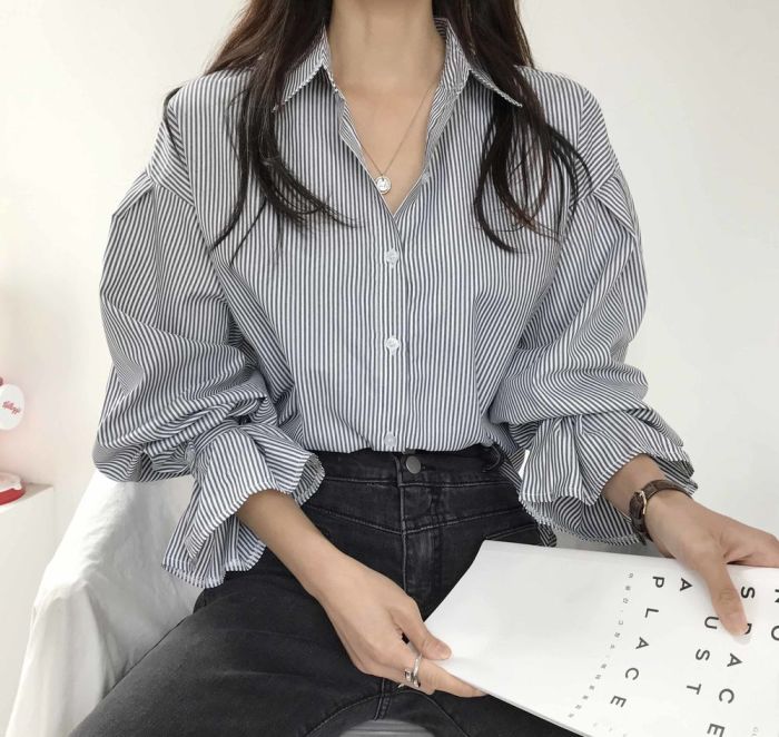 Vintage Striped Oversize Women's Blouse Spring Summer Fashion Lantern Sleeve Buttons Loose Female Shirts Tops 2021 New