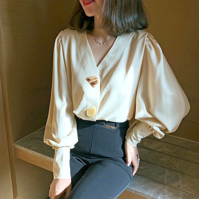2021 New Shirt Women Long-Sleeved Korean Loose Retro Casual V-Neck Shirt Fashion Tops Blouse Autumn Clothes Ladies
