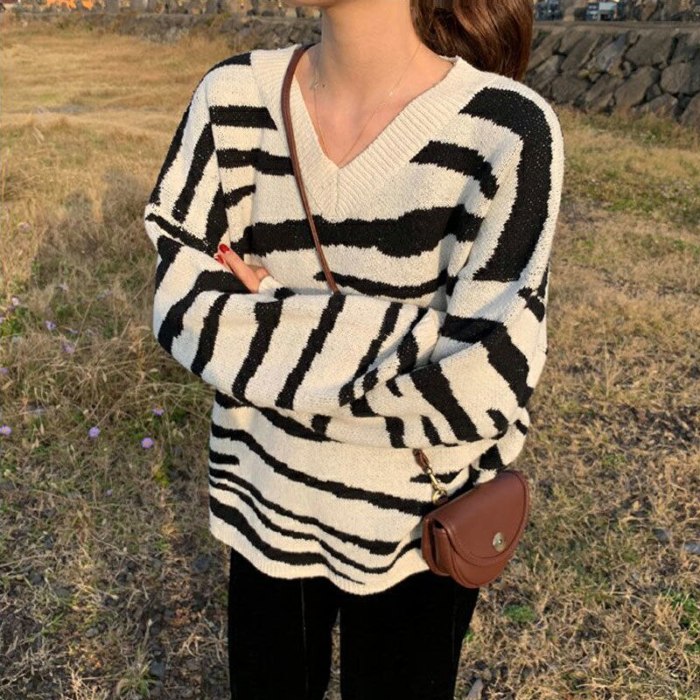 Woman Sweaters Casual Plus Size Striped V-Neck Long-Sleeved Knitted Sweater Pullover Fall Winter Fashion Simple Vintage Clothing