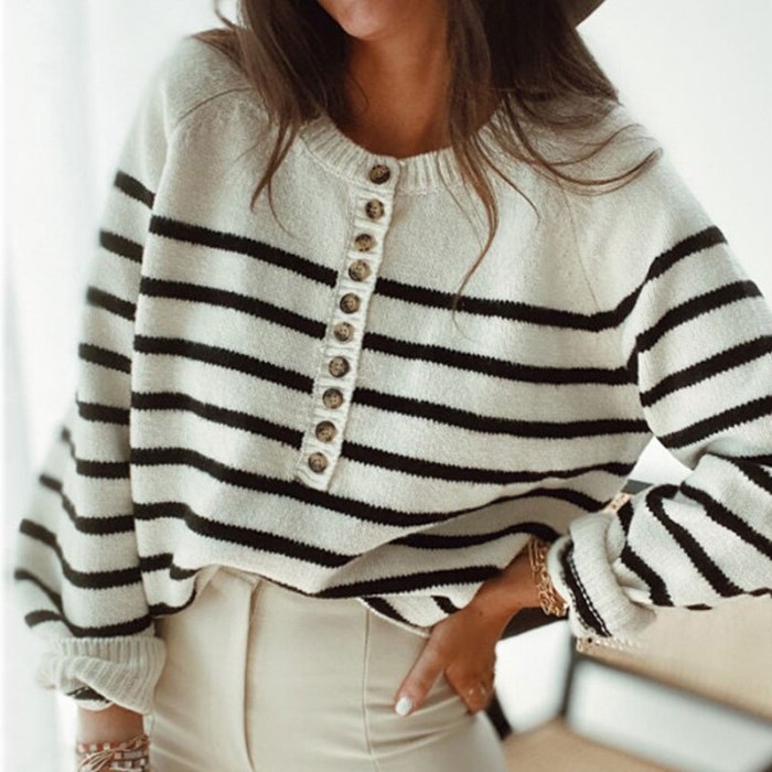 2021 Autumn New O Neck Loose Knit Sweaters Fashion Single-Breasted Striped Pullover Tops Women Casual Button Long Sleeve Sweater