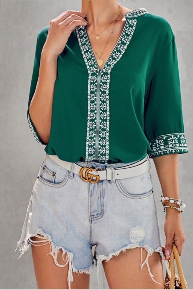 Retro Embroidery Chiffon Blouse Women 2021 Summer New Short Sleeves V-Neck Shirts Female Casual Loose Ethnic Style Tops Pullover