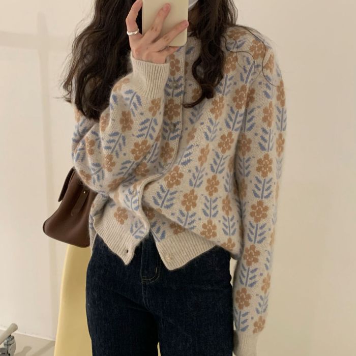 2021 South Korea early spring round neck long sleeve printing single breasted loose and thin retro sweater cardigan shirt women