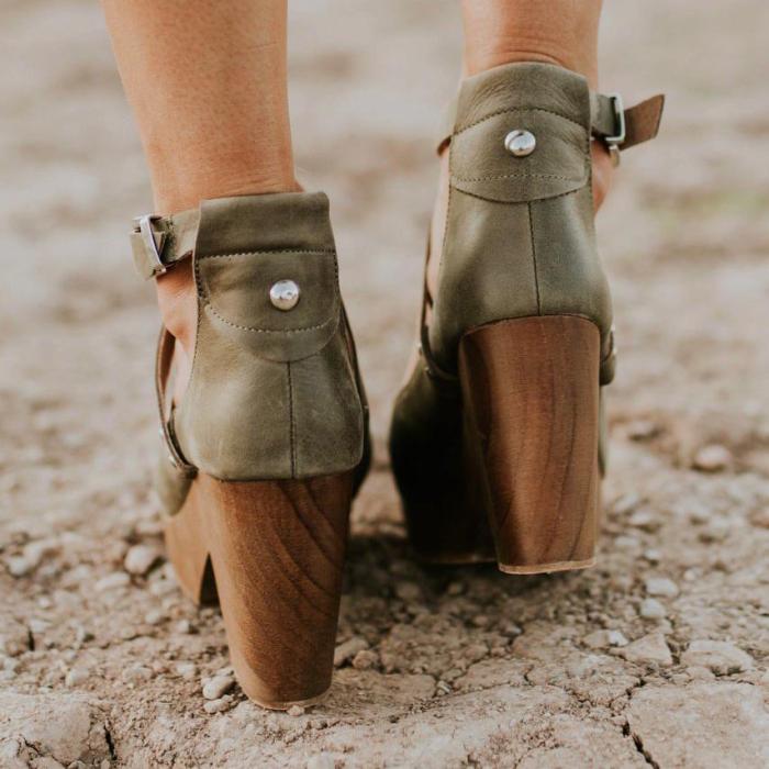 Buckle Cross Straps Chunky Sandals