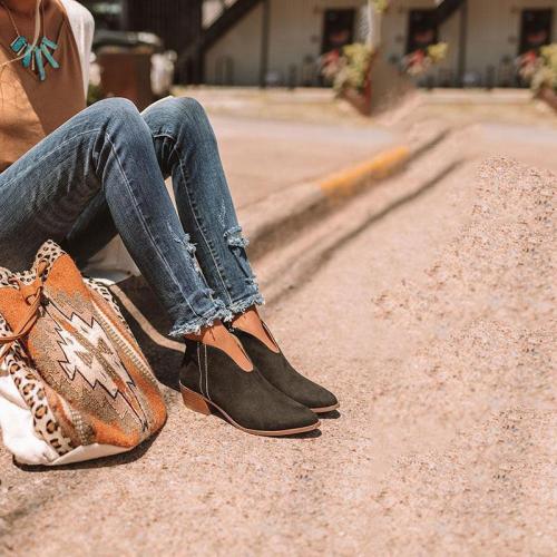 Women's European And American Fashion Solid Color Side Zipper Pointed Thick Ankle Boots
