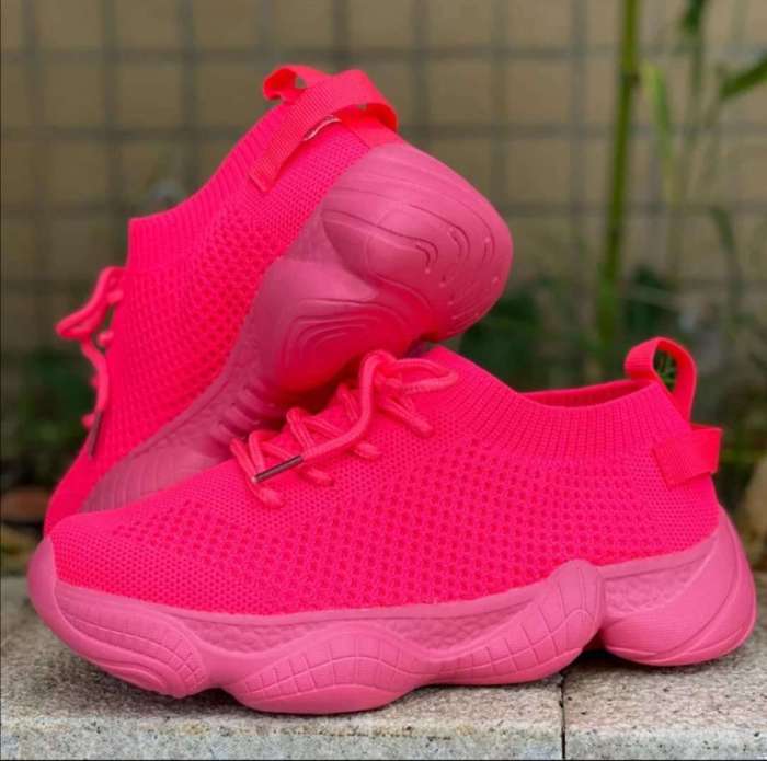 2021 new European and American women's flat casual shoes large size flying woven net shoes single shoes women