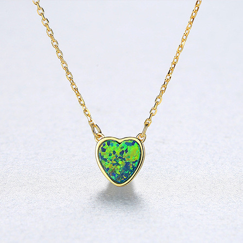 Fashion Elegant Heart Shaped Opal Pendant Bright Gemstone Necklace