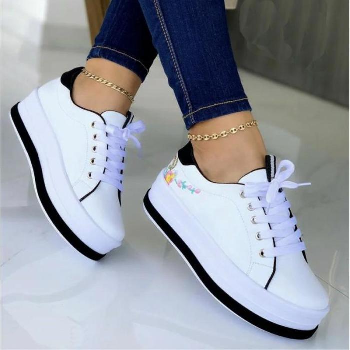 The New Muffin Bottom Black And White Double Spell Lace Casual Sports Female Sneakers