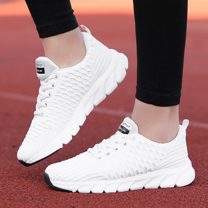 New Flying Woven Women's Shoes Versatile Lightweight Lace-Up Fashion Sneakers