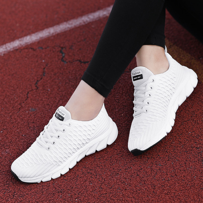 New Flying Woven Women's Shoes Versatile Lightweight Lace-Up Fashion Sneakers