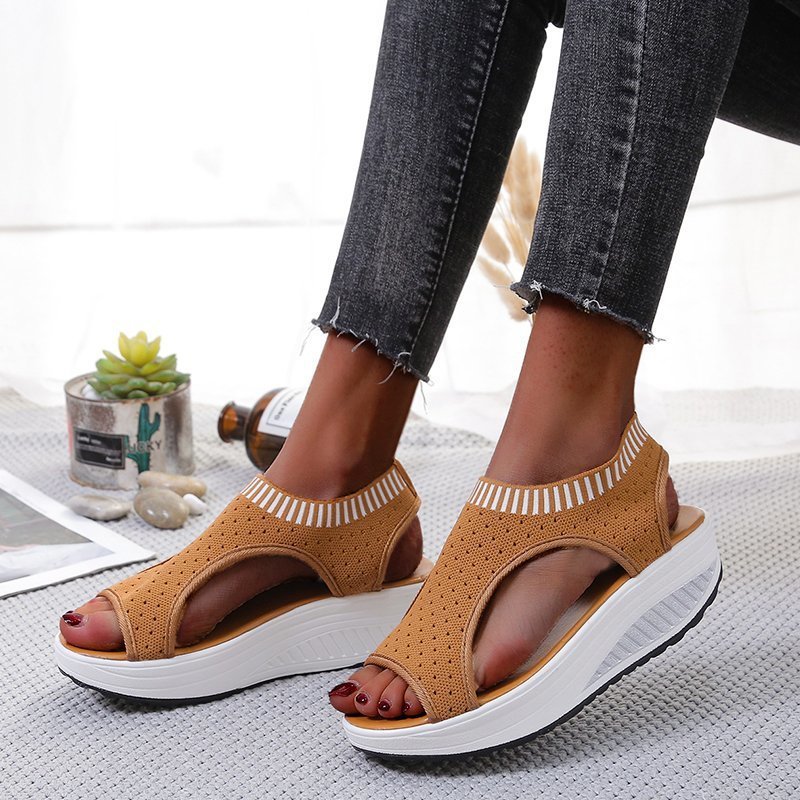 The New Fashion Casual European And American Sponge Cake Thick Bottom Platform Sandals