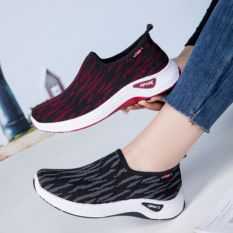 New Casual Flat Bottom Slip-on Lazy Breathable Flying Weaver Girl Sneakers