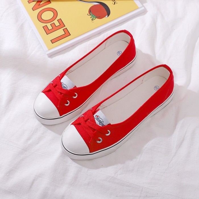 Light Mouth Solid Color Large Size Casual Flat Bottom Slip On Canvas Shoes