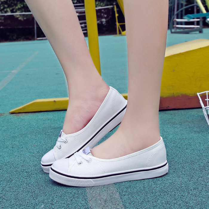 Light Mouth Solid Color Large Size Casual Flat Bottom Slip On Canvas Shoes