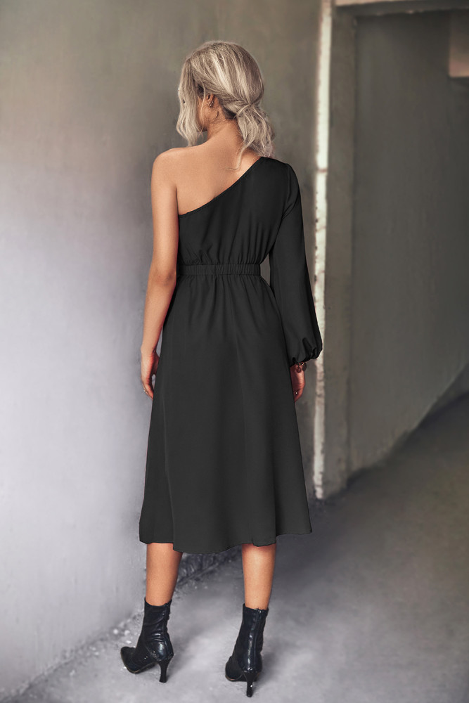Fashion Classic Solid Color Slanted Shoulder Long Sleeve Midi Dresses
