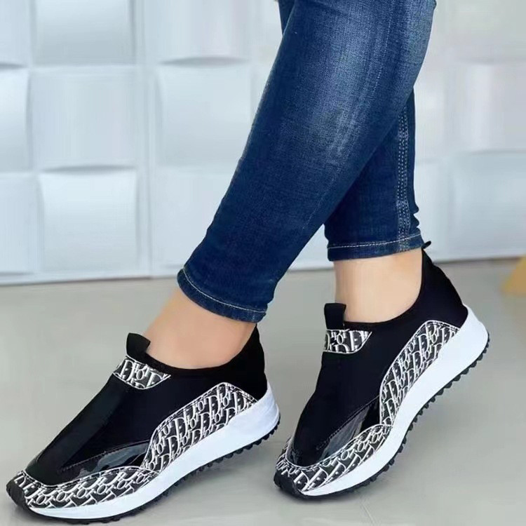 Casual Large Size Breathable Mesh Slip-On Running Sneakers