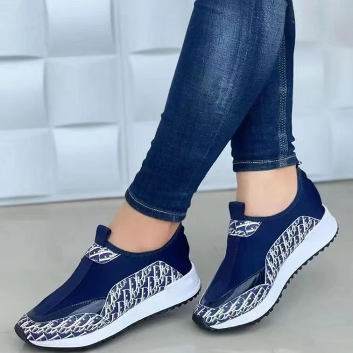 Casual Large Size Breathable Mesh Slip-On Running Sneakers