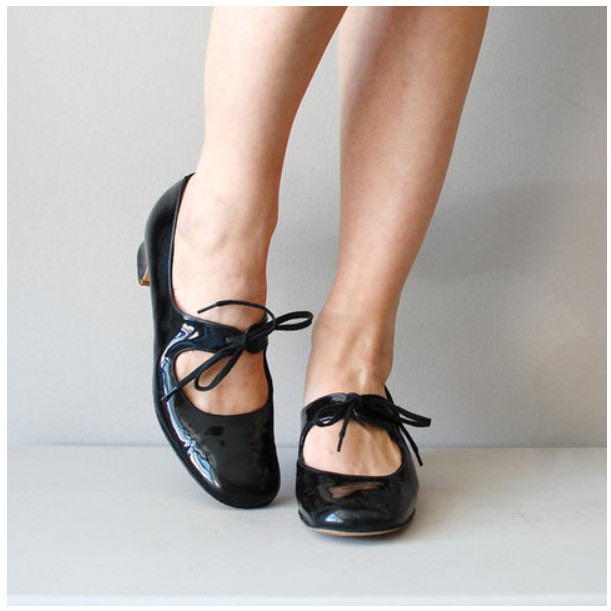 Plus Size Low Block Heel Lace Up Vintage Heels