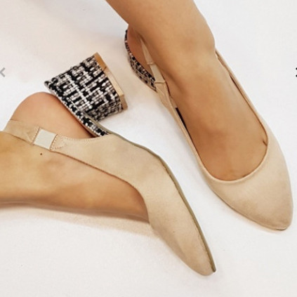 Solid Color Mid Heel Commuter Leather Pointed Toe Heels