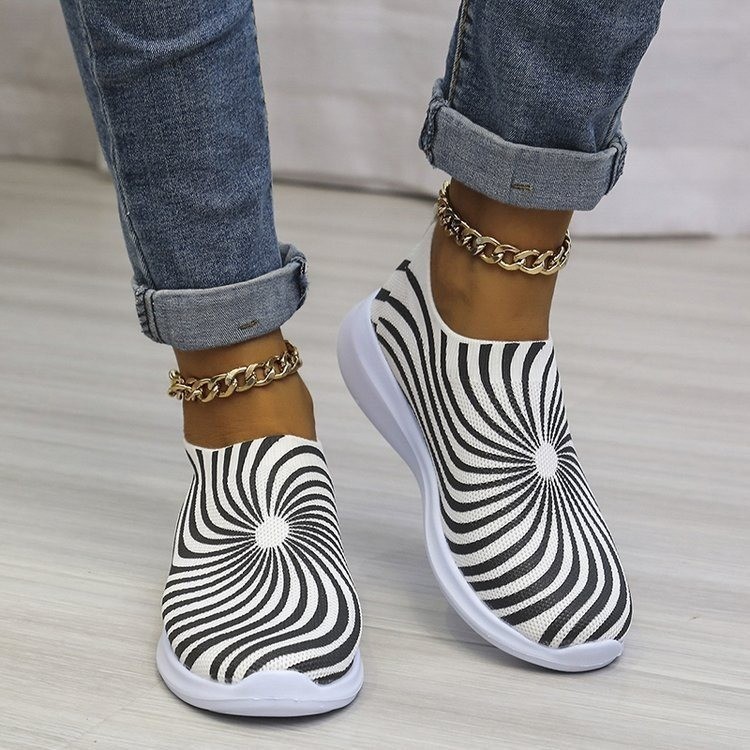 Plus Size Soft Bottom Fashion Pattern Casual Sneakers